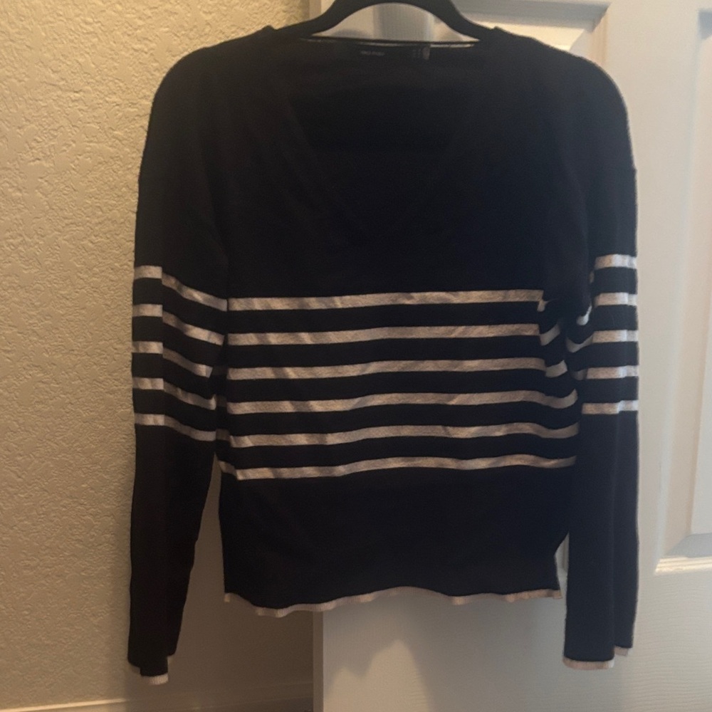 Vero Moda Elegant Black Sweater Top